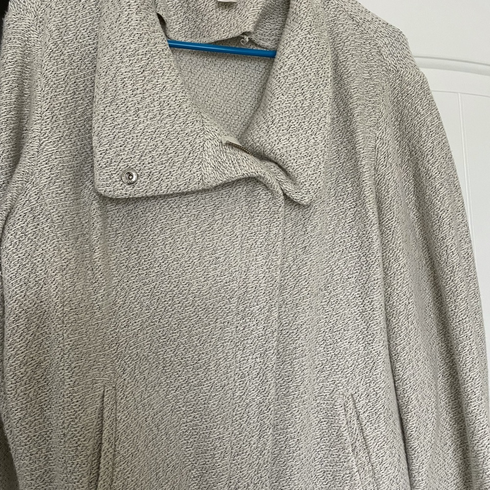LOFT soft cream blazer - Picture 2 of 4